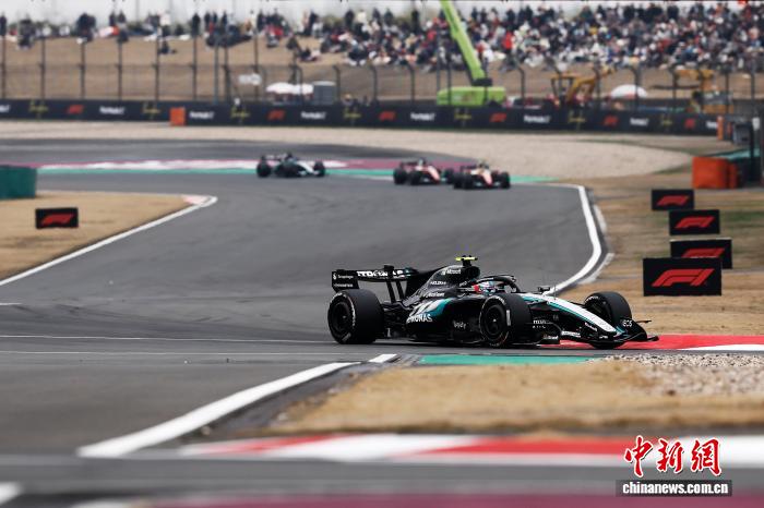 安东内利首夺F1中国站冠军 法拉利双雄激战引全