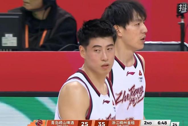 浙江男篮加时险胜青岛男篮 程帅澎砍24分助队逆