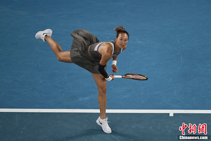 郑钦文澳网首战告捷开启新赛季开门红，坦言压