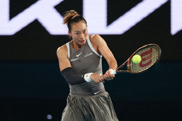 郑钦文澳网首战告捷开启新赛季开门红，坦言压